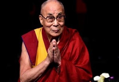 Далай Лама се ваксинира срещу коронавирус (СНИМКА)